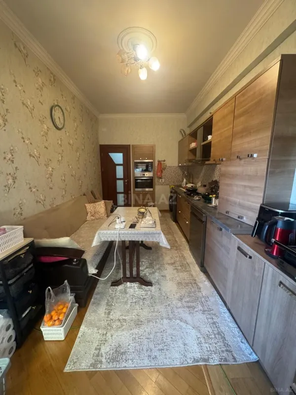 Satılır 3 otaqlı mənzil 137 m²