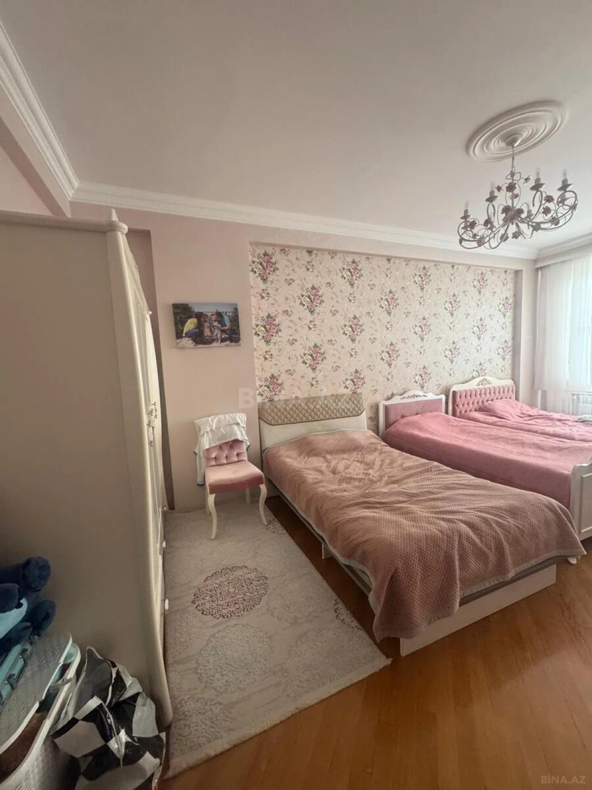 Satılır 3 otaqlı mənzil 137 m²