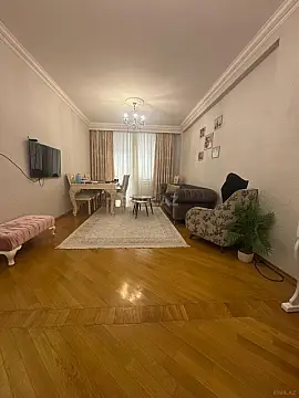 Satılır 3 otaqlı mənzil 137 m²