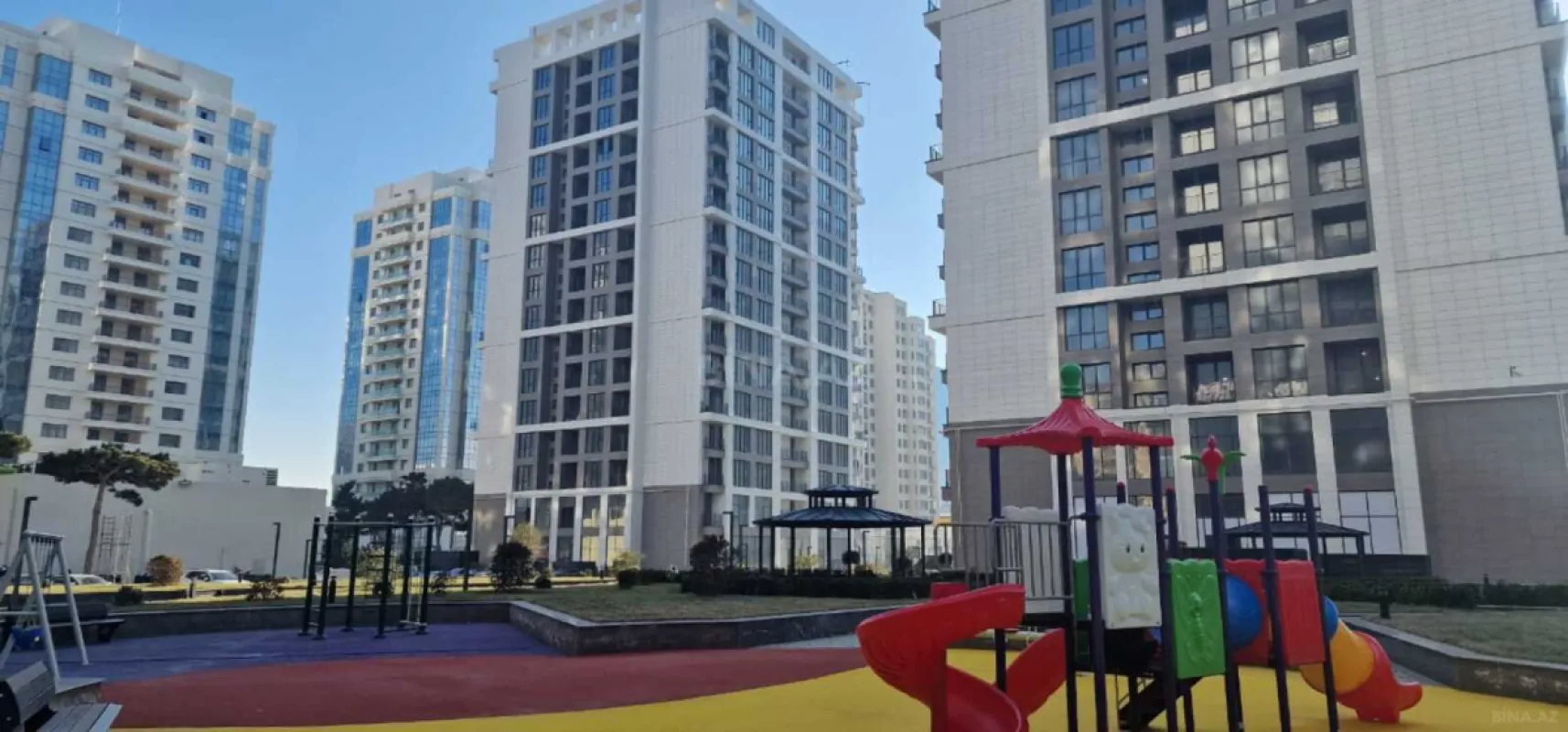 Satılır 3 otaqlı mənzil 146.4 m²