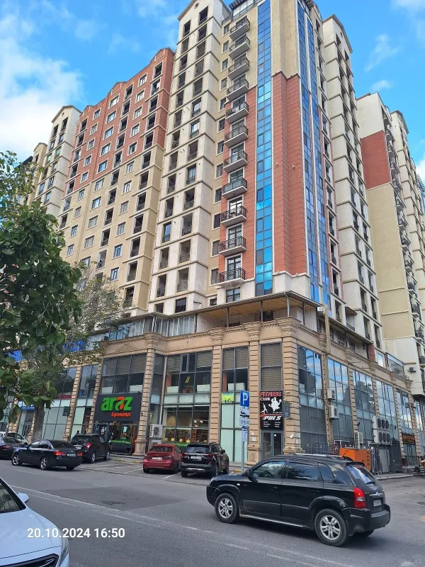 Satılır 2 otaqlı mənzil 52 m²