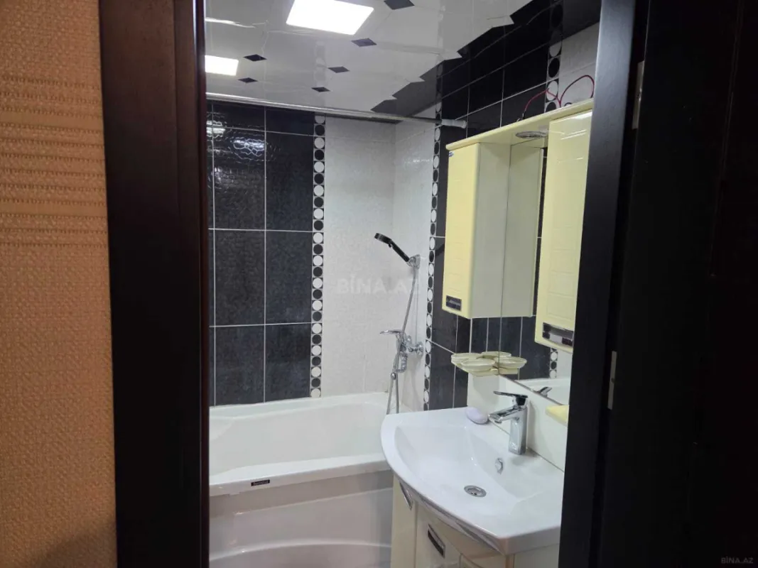 Kirayə verilir 2 otaqlı mənzil 100 m²