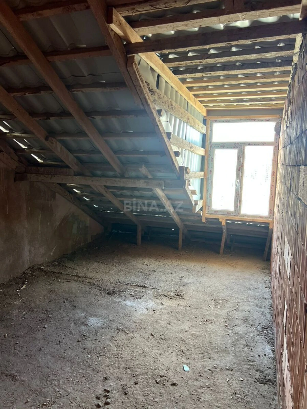 Satılır 2 otaqlı mənzil 68 m²