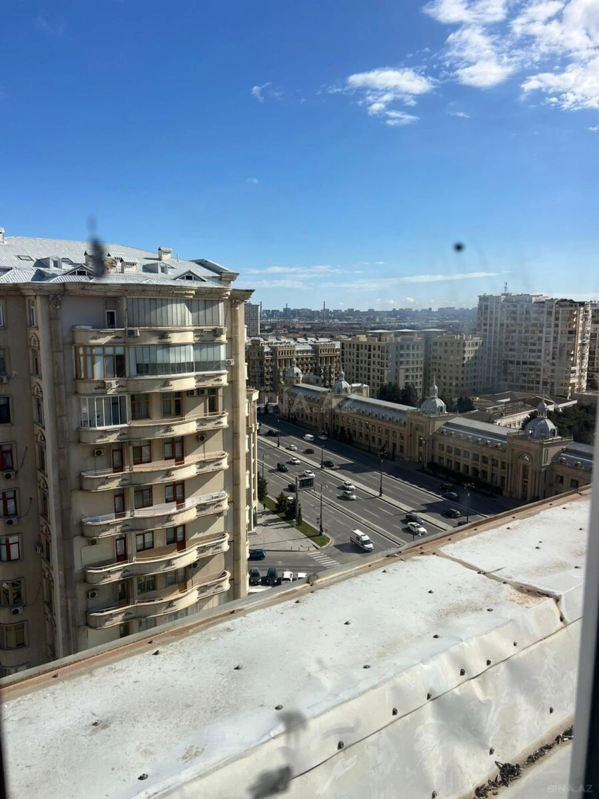 Satılır 2 otaqlı mənzil 68 m²