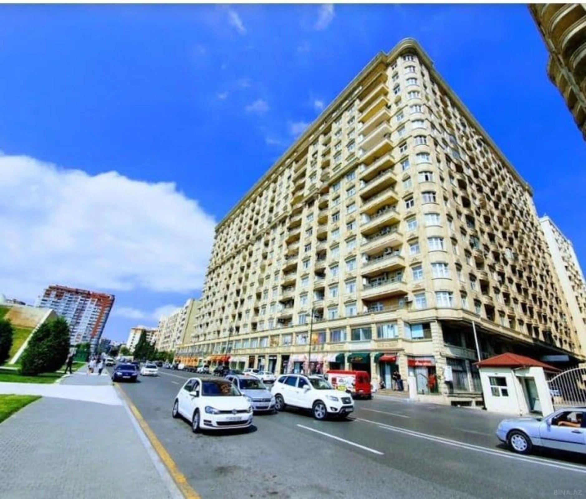Satılır 2 otaqlı mənzil 68 m²