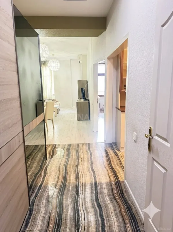 Kirayə verilir 2 otaqlı mənzil 70 m²