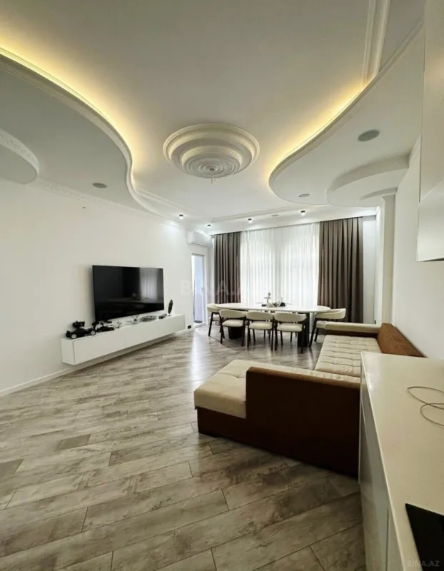 Satılır 2 otaqlı mənzil 82 m²