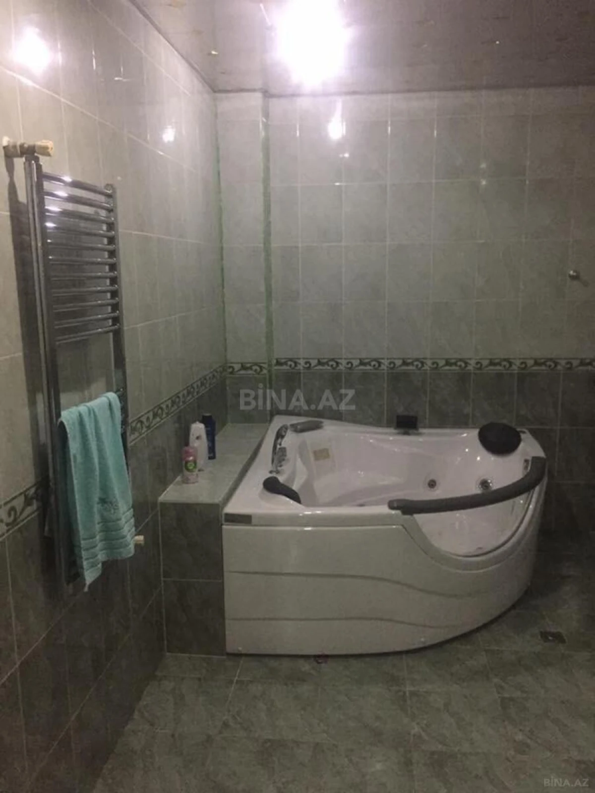 Satılır 7 otaqlı həyət evi 375 m²