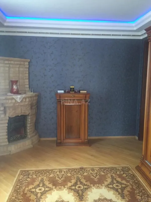 Satılır 7 otaqlı həyət evi 375 m²