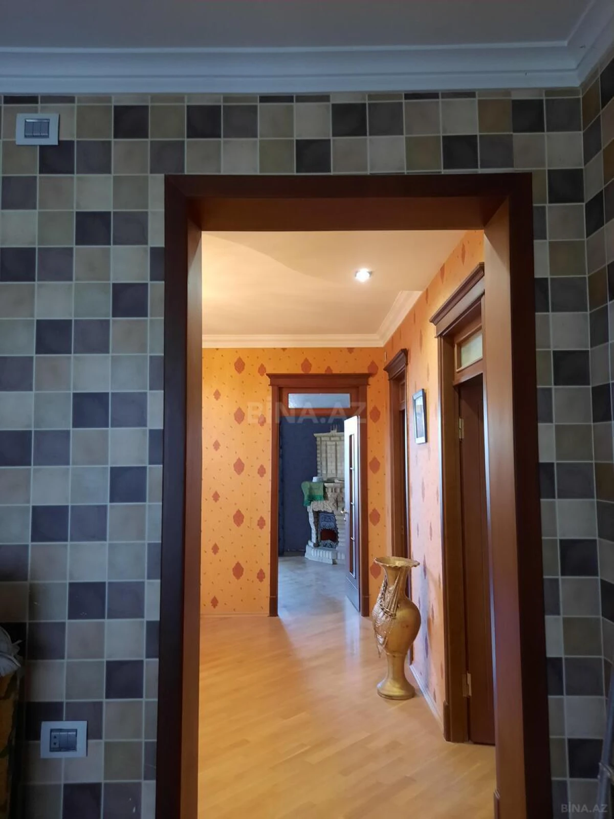 Satılır 7 otaqlı həyət evi 375 m²