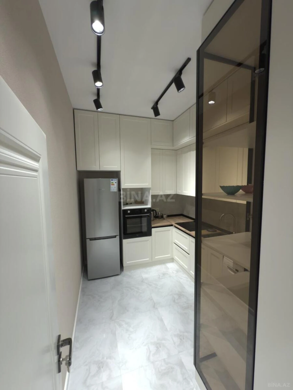 Kirayə verilir 2 otaqlı mənzil 65 m²