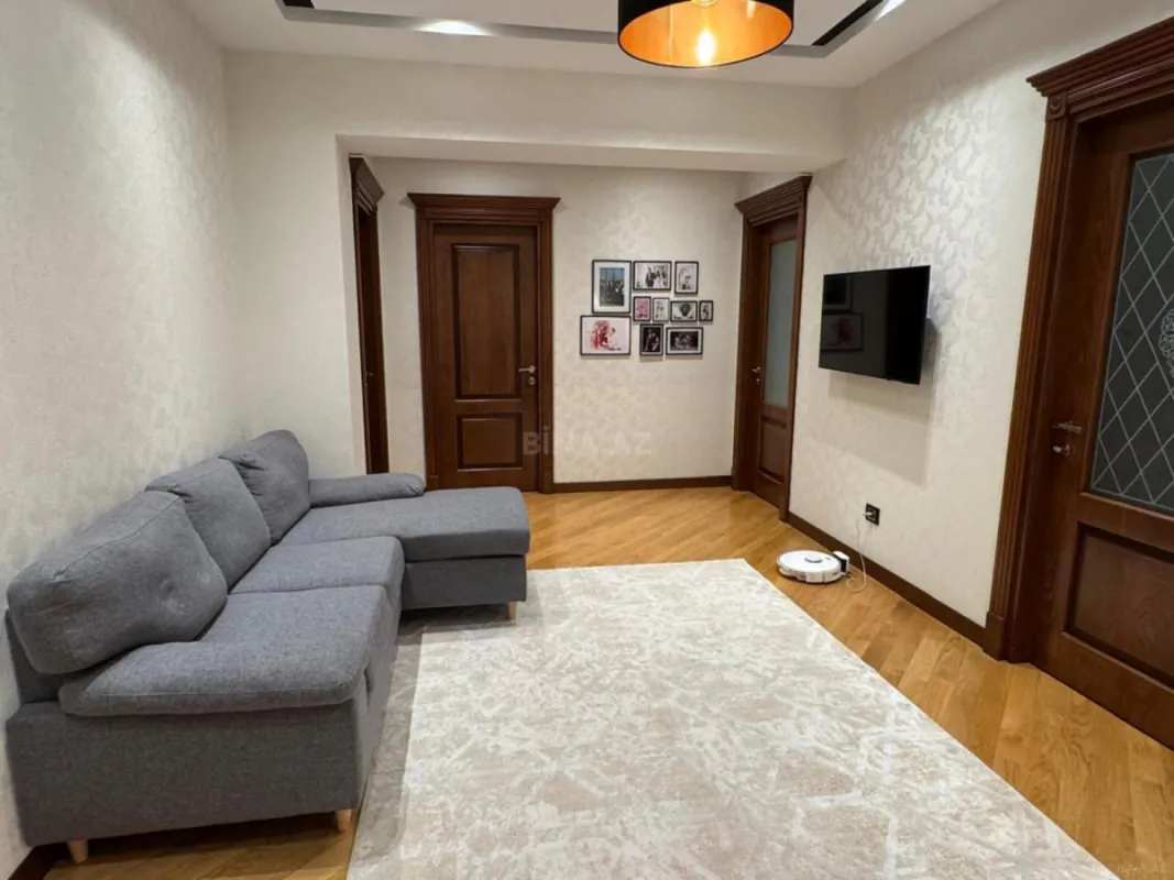 Satılır 3 otaqlı mənzil 125 m²