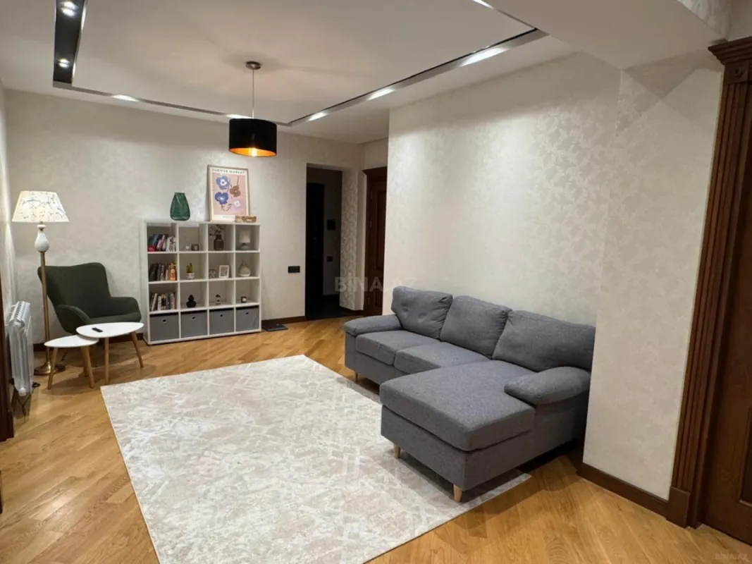 Satılır 3 otaqlı mənzil 125 m²