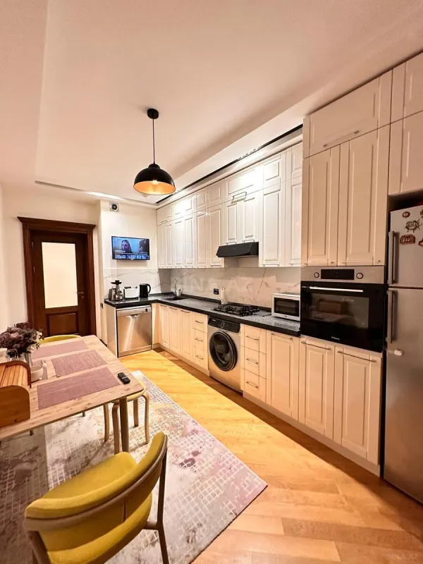 Satılır 3 otaqlı mənzil 125 m²