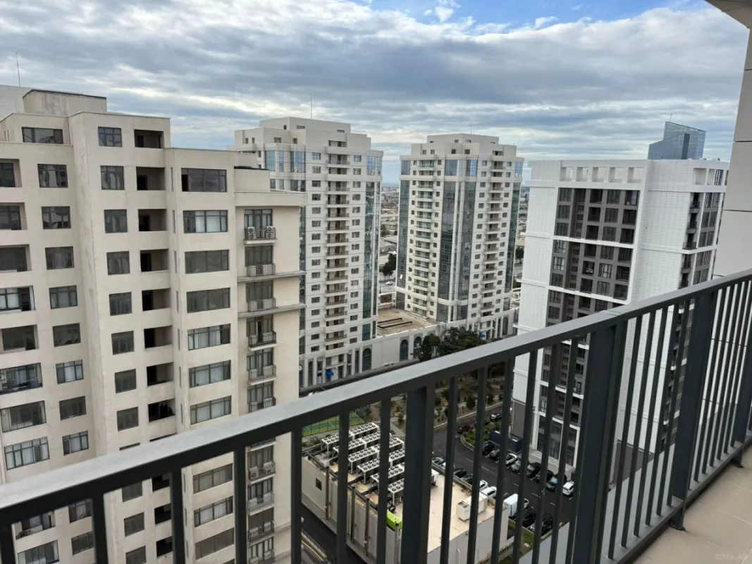 Satılır 2 otaqlı mənzil 71.5 m²