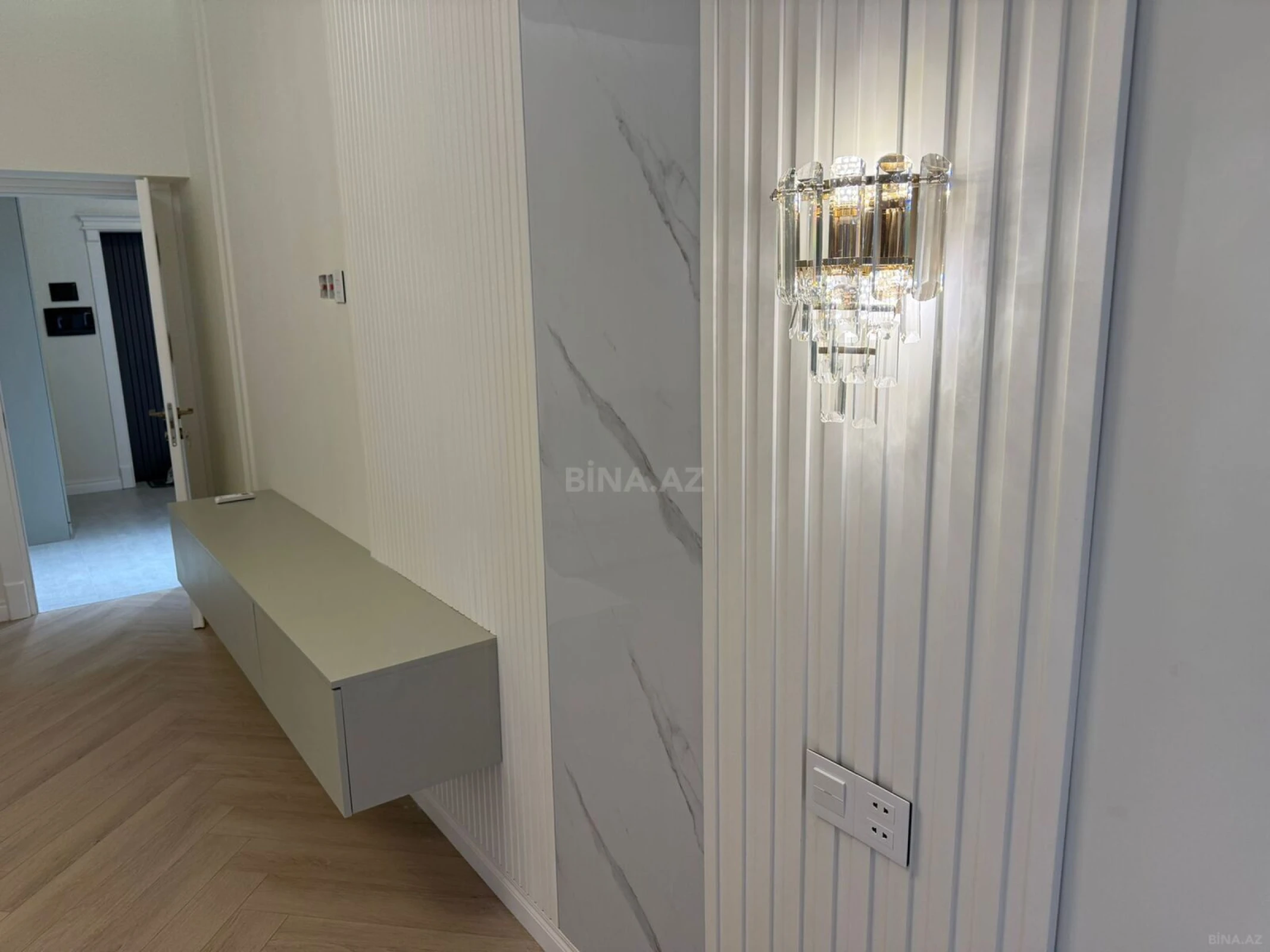 Satılır 2 otaqlı mənzil 71.5 m²