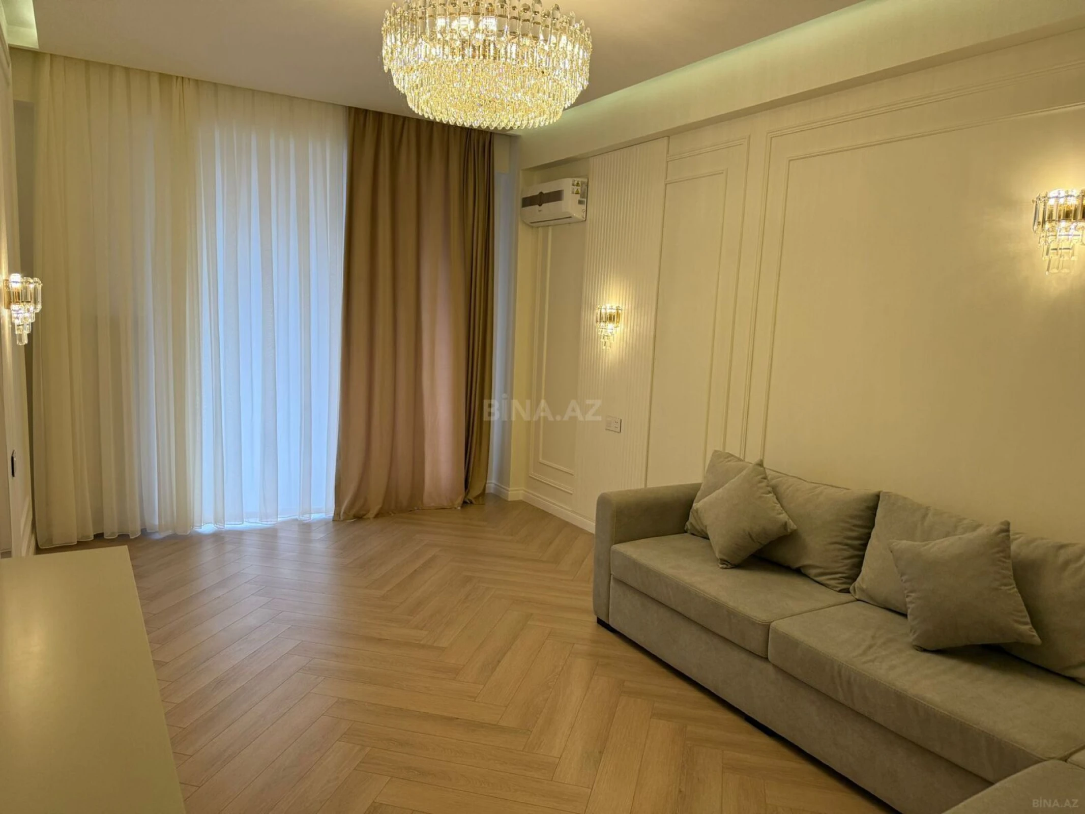 Satılır 2 otaqlı mənzil 71.5 m²