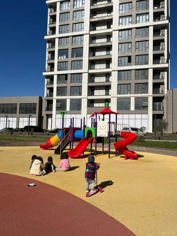 Satılır 2 otaqlı mənzil 71.5 m²