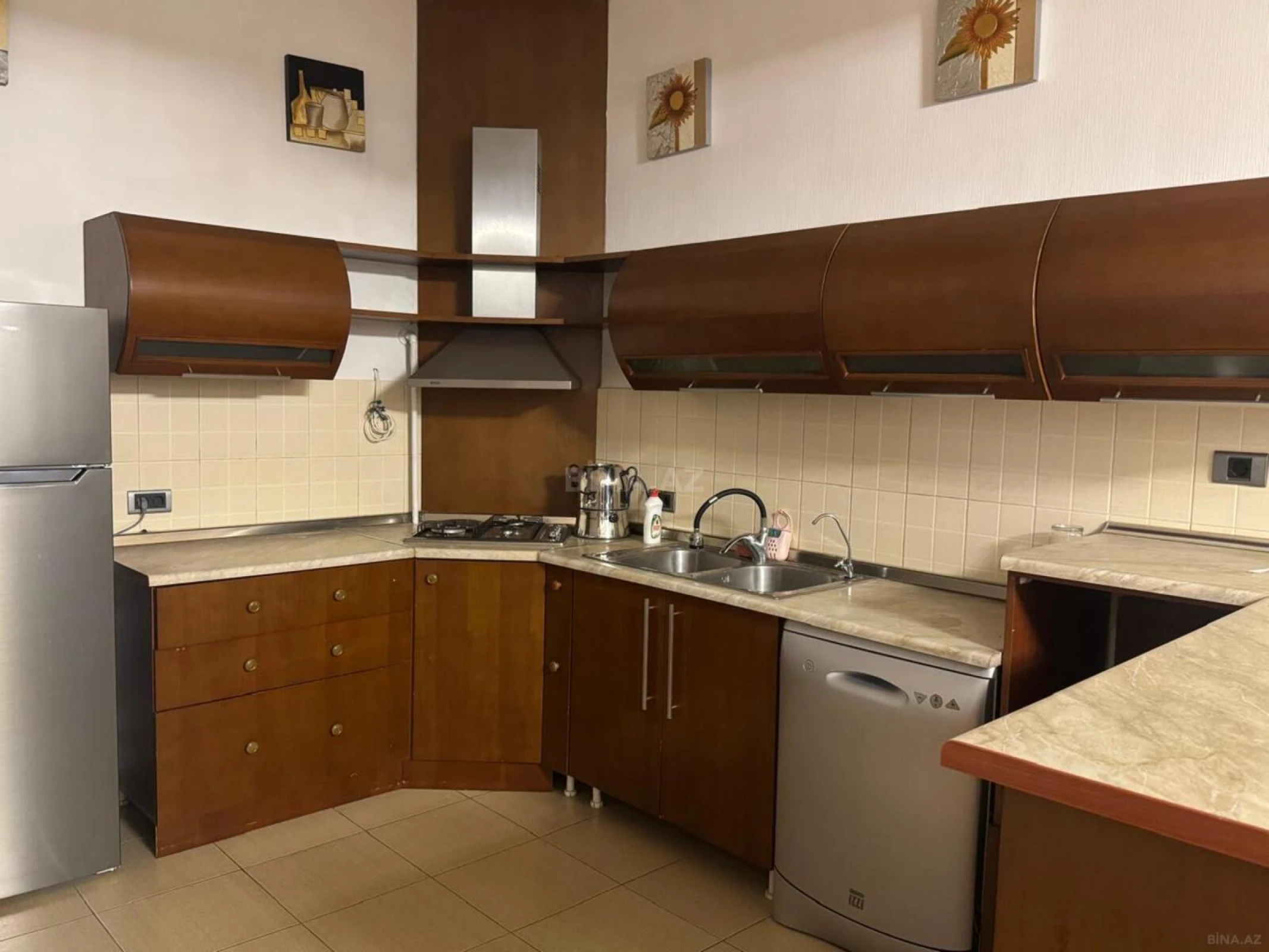 Kirayə verilir 3 otaqlı mənzil 100 m²