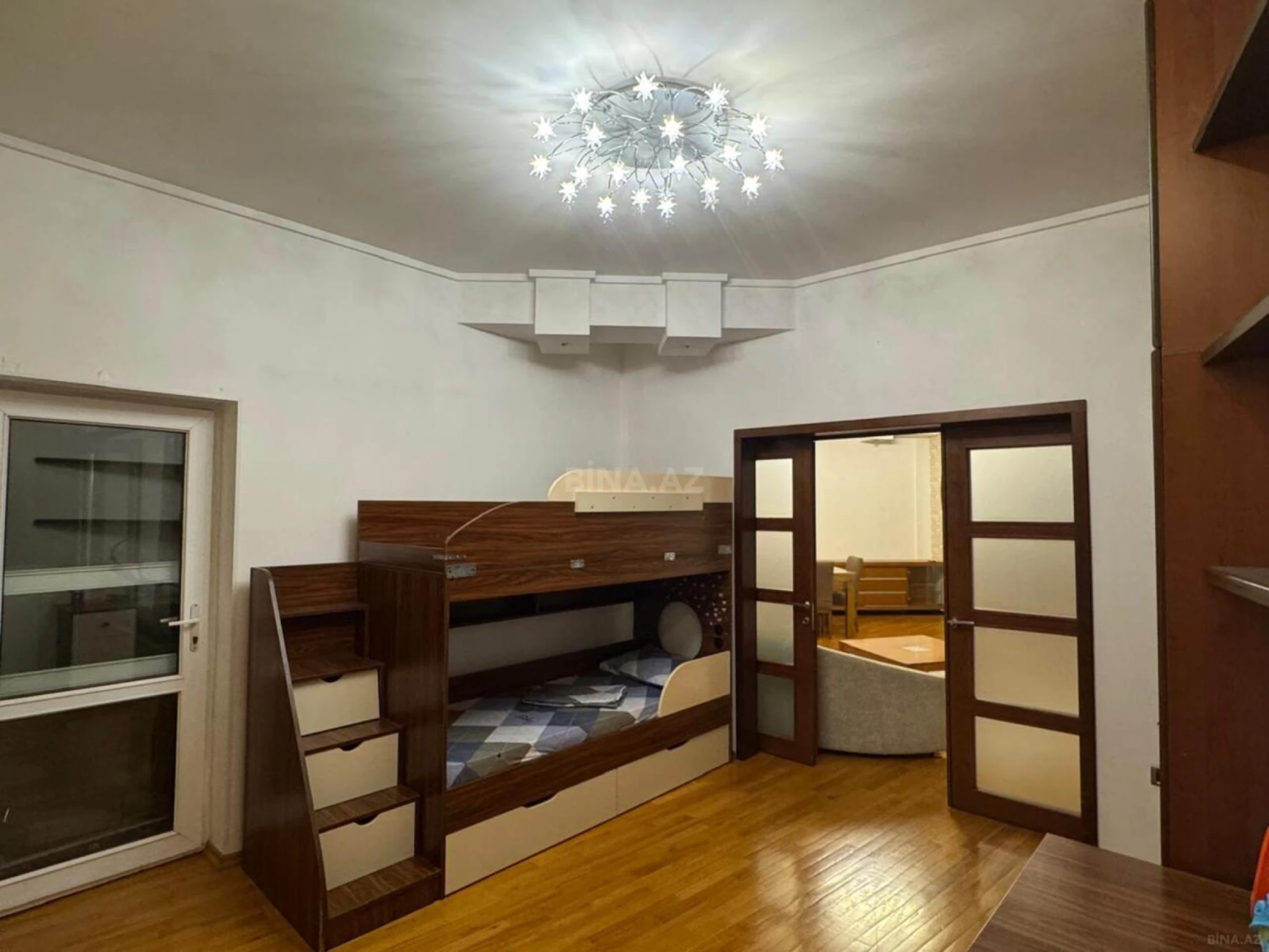 Kirayə verilir 3 otaqlı mənzil 100 m²
