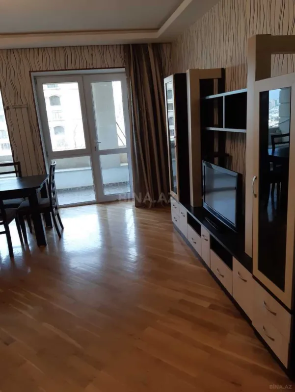 Kirayə verilir 2 otaqlı mənzil 65 m²