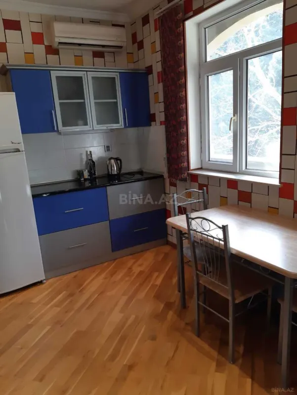 Kirayə verilir 2 otaqlı mənzil 65 m²