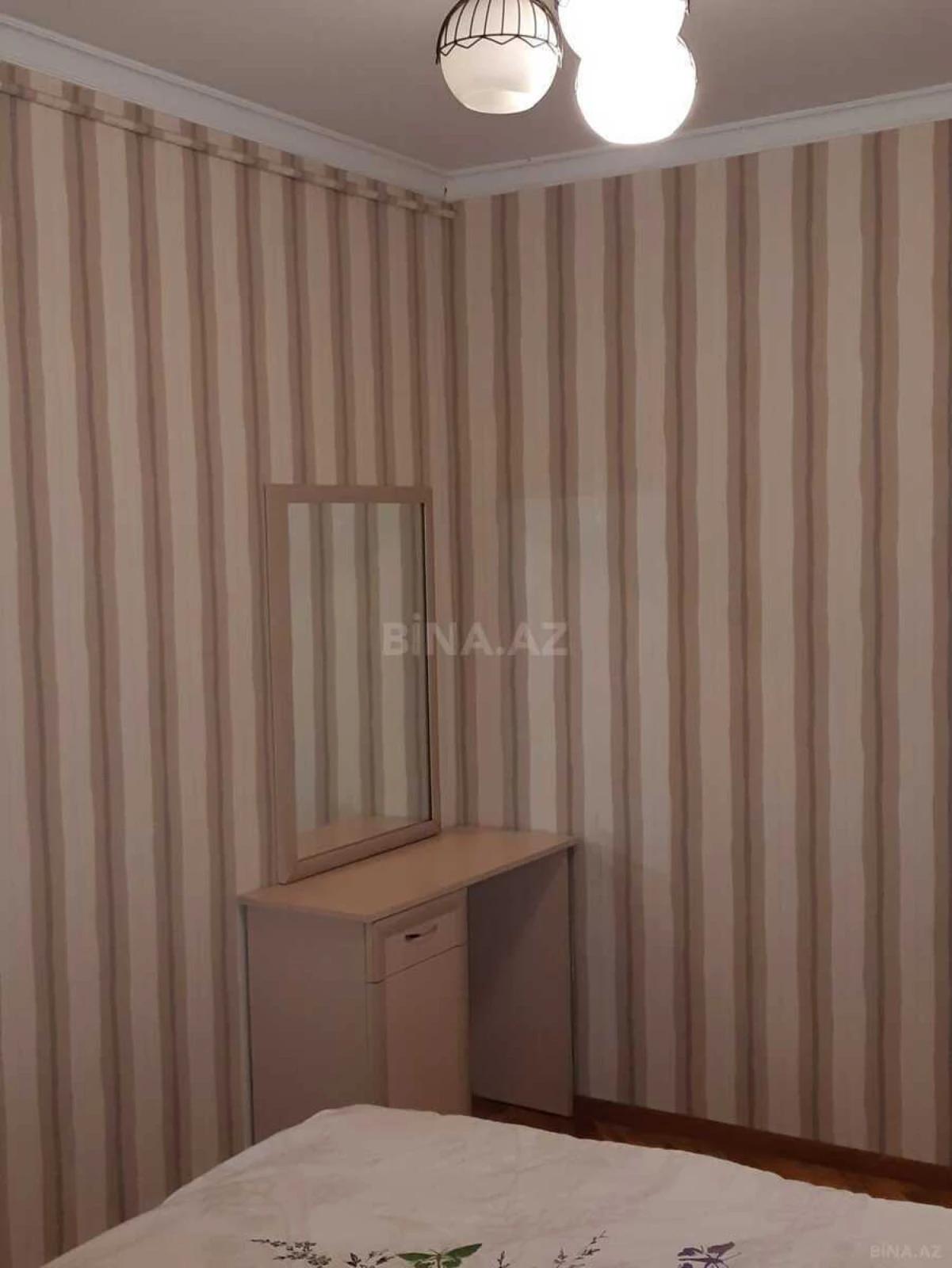 Kirayə verilir 2 otaqlı mənzil 65 m²