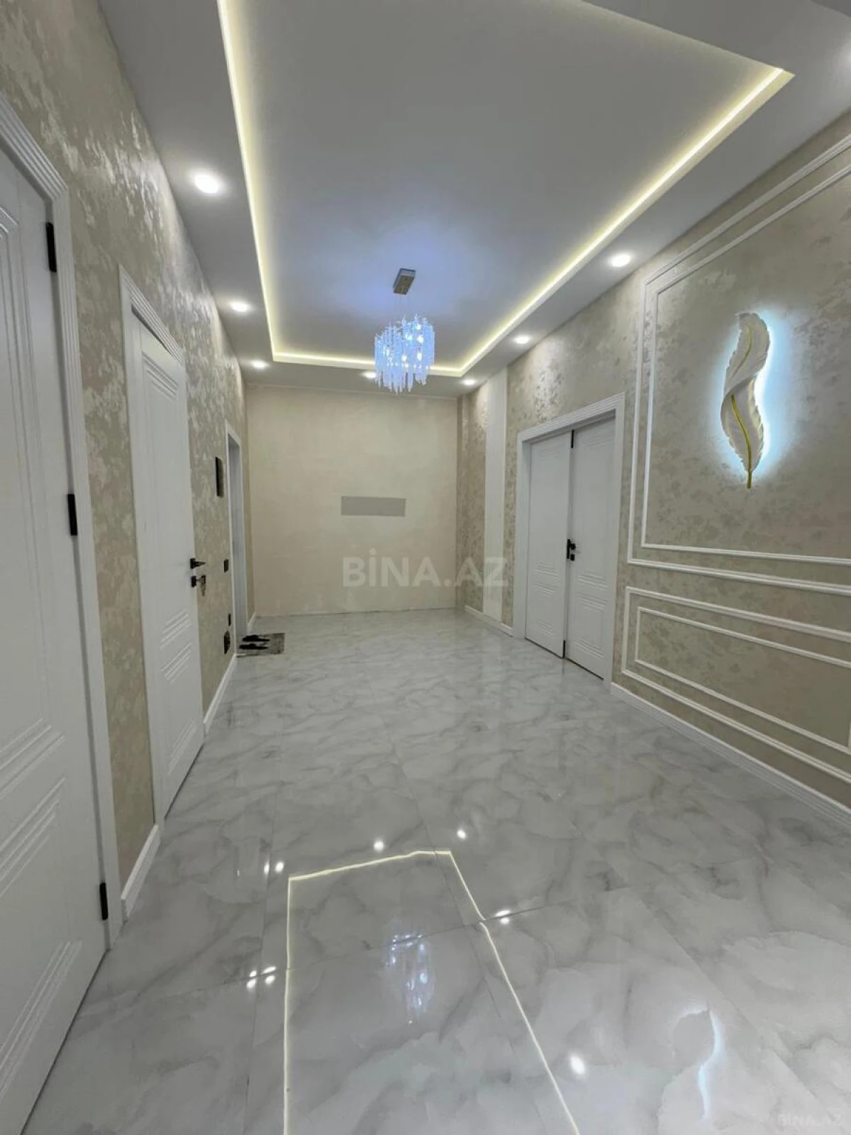 Satılır 3 otaqlı mənzil 135 m²