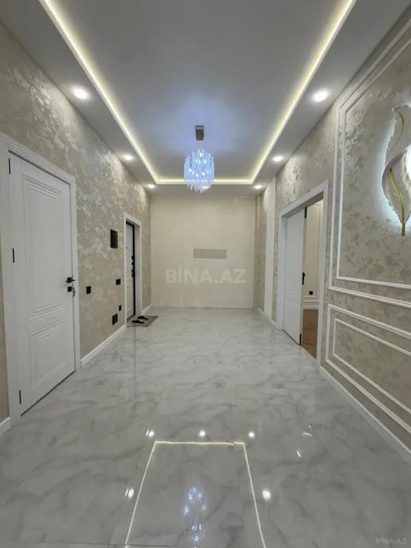 Satılır 3 otaqlı mənzil 135 m²