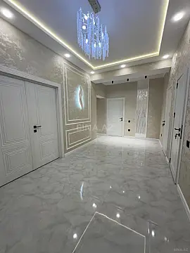 Satılır 3 otaqlı mənzil 135 m²