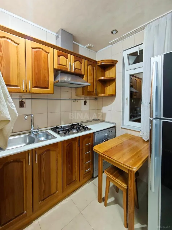 Kirayə verilir 2 otaqlı mənzil 60 m²