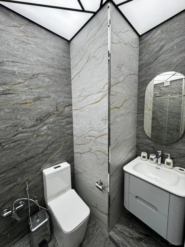 Kirayə verilir 2 otaqlı mənzil 65 m²