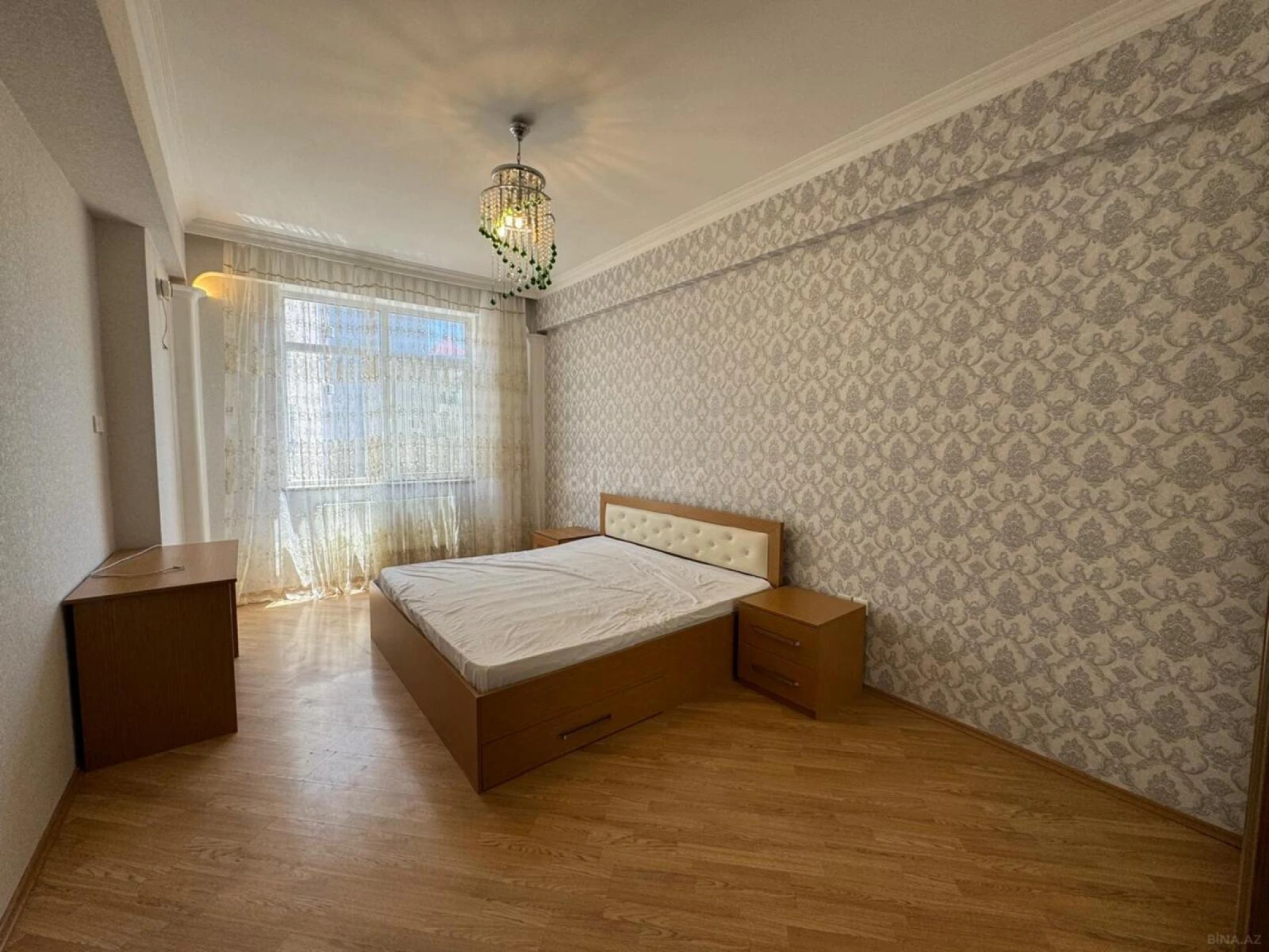 Kirayə verilir 3 otaqlı mənzil 130 m²