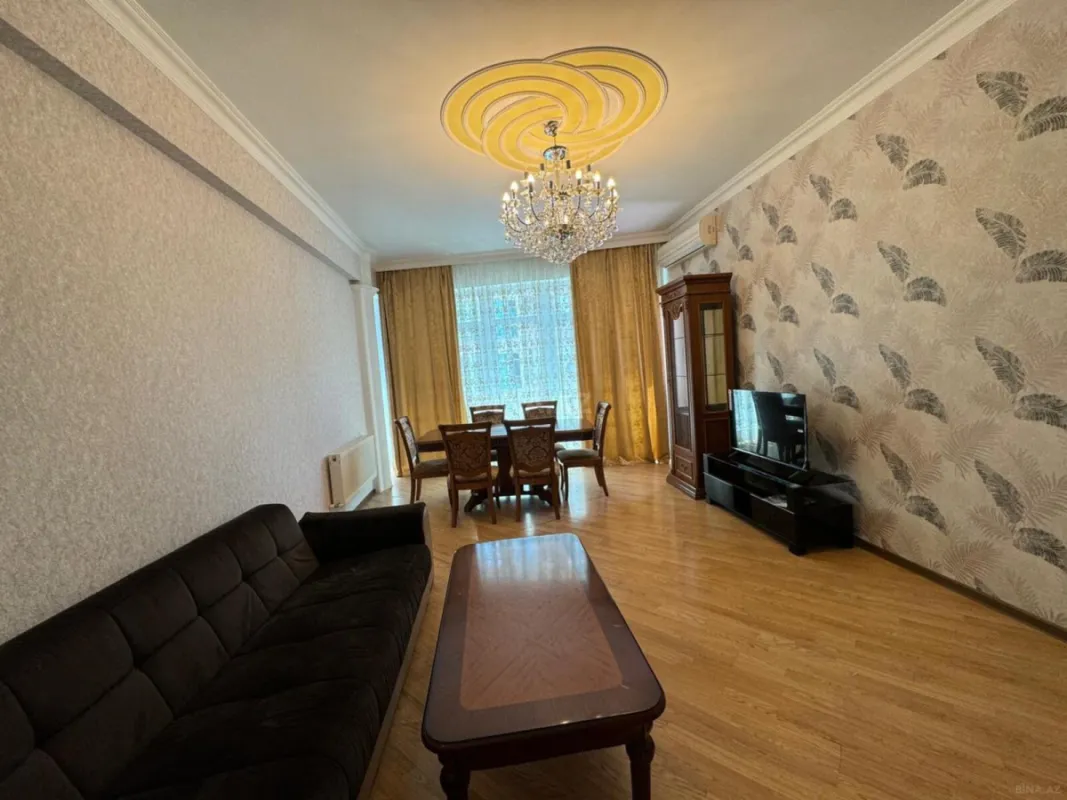 Kirayə verilir 3 otaqlı mənzil 130 m²