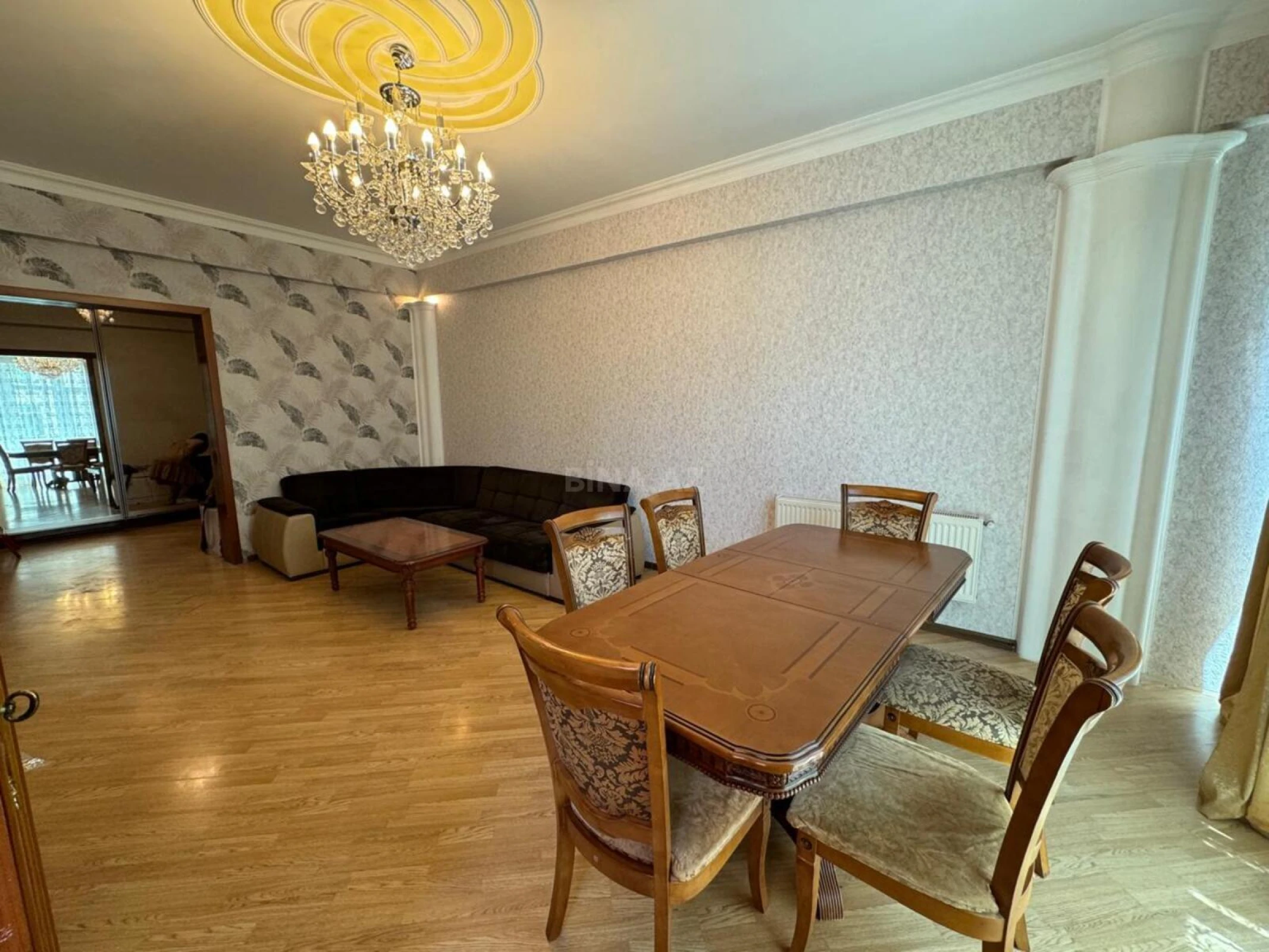 Kirayə verilir 3 otaqlı mənzil 130 m²
