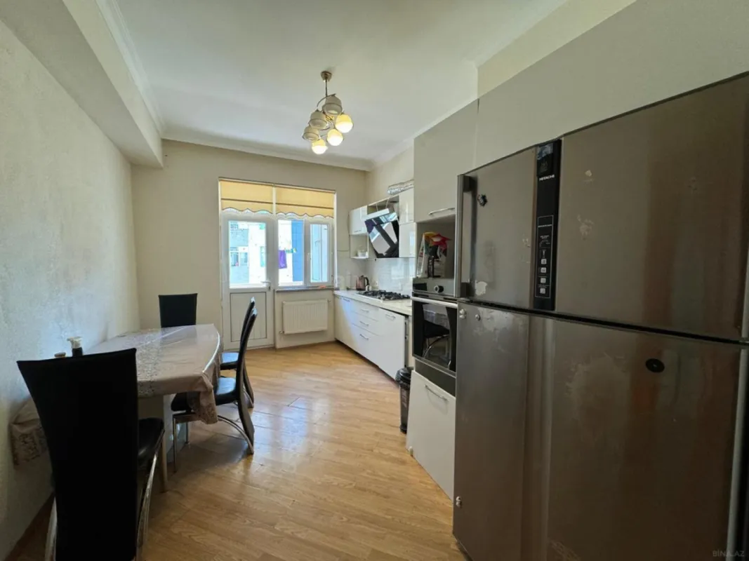 Kirayə verilir 3 otaqlı mənzil 130 m²