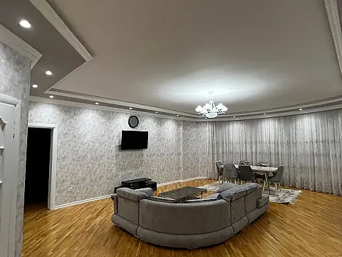 Kirayə verilir 3 otaqlı mənzil 130 m² — Bakı, Sahil qəs. 3 otaq 130.00 m²