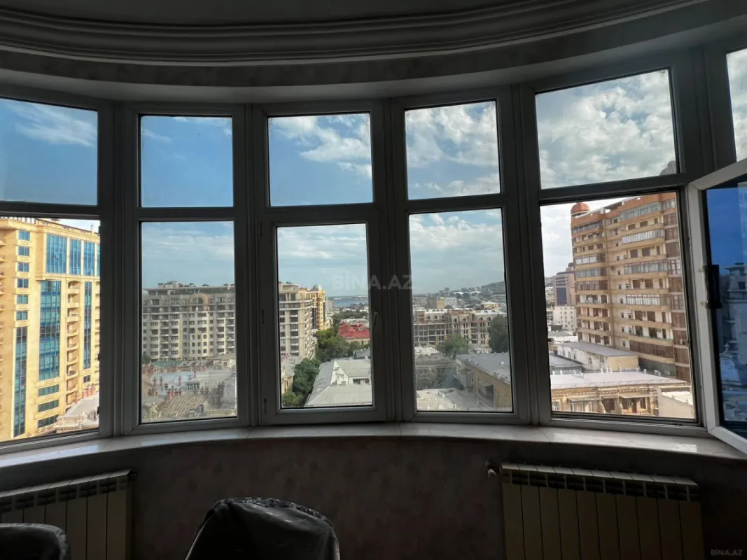 Kirayə verilir 3 otaqlı mənzil 130 m²