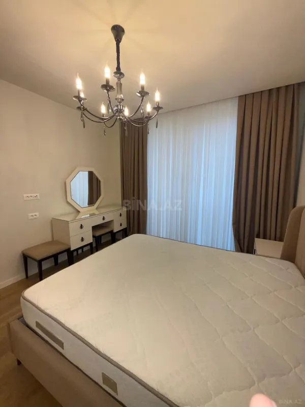 Satılır 2 otaqlı mənzil 78 m²