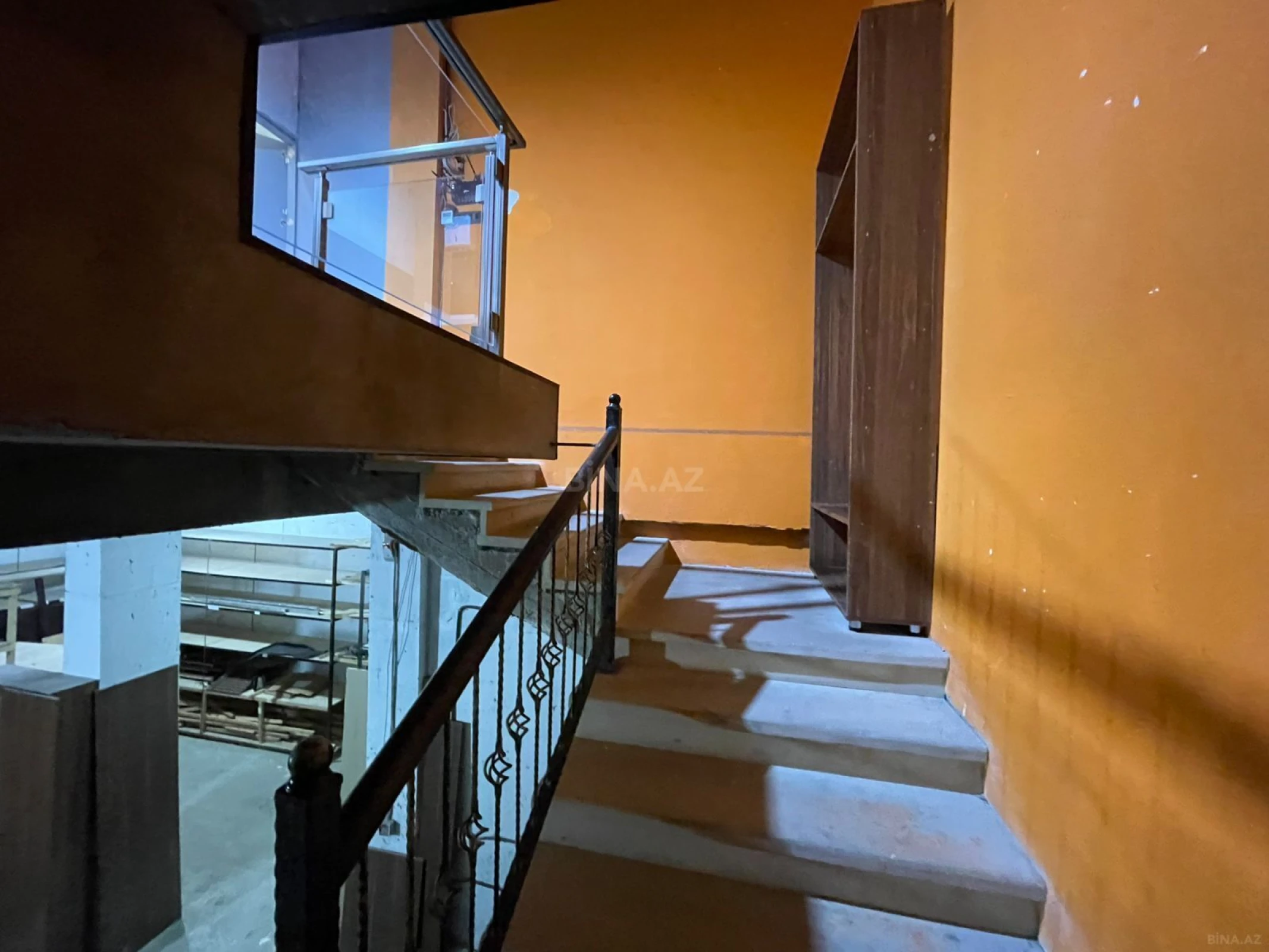 Kirayə verilir obyekt 144 m²