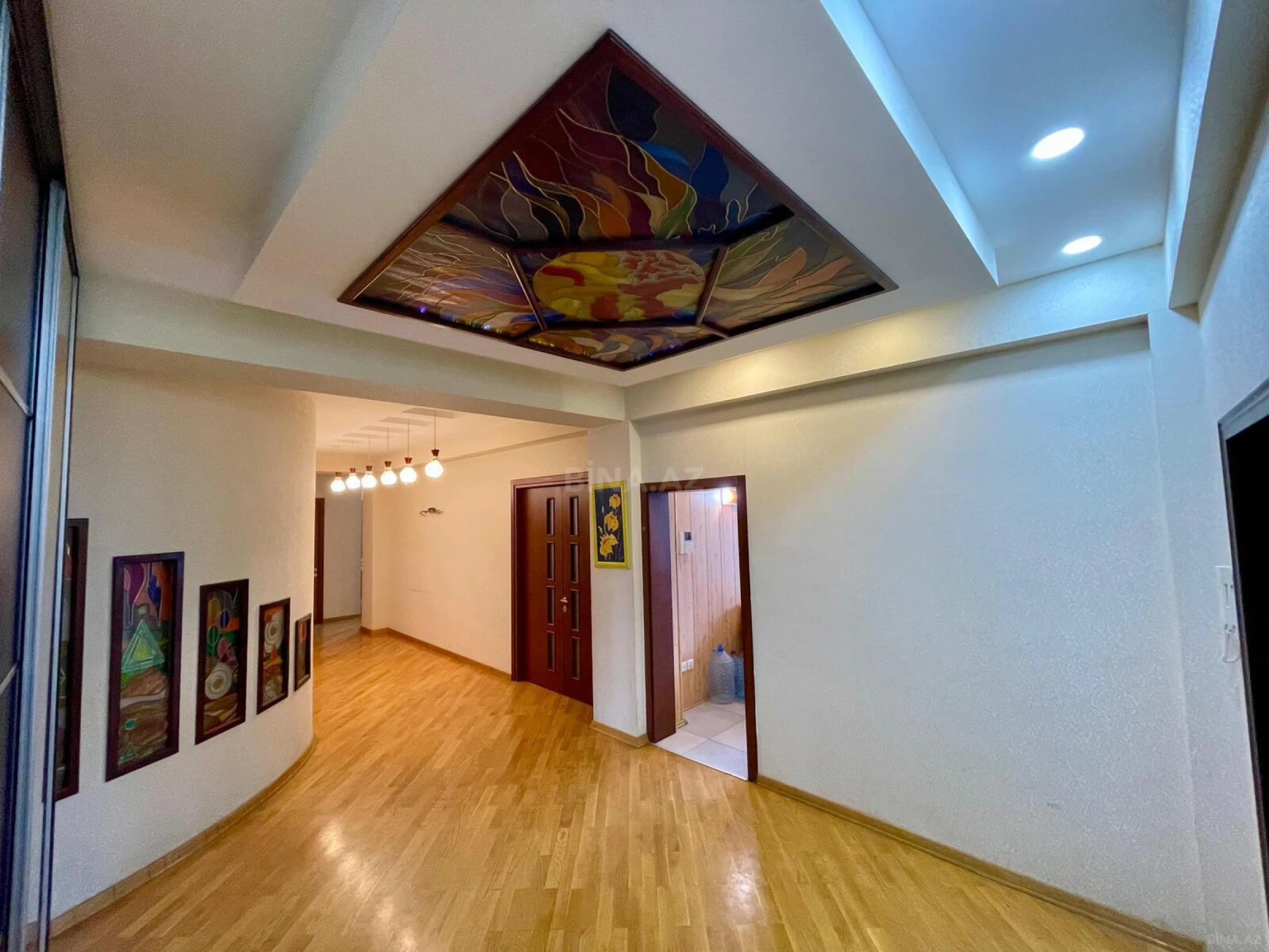 Kirayə verilir 3 otaqlı mənzil 187 m²