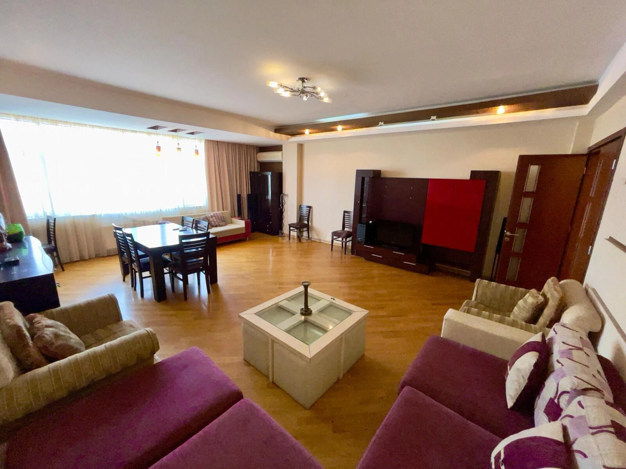 Kirayə verilir 3 otaqlı mənzil 187 m²