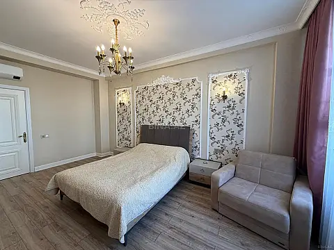 Satılır 2 otaqlı mənzil 92 m²