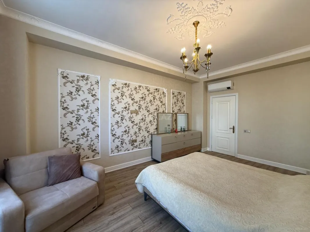 Satılır 2 otaqlı mənzil 92 m²