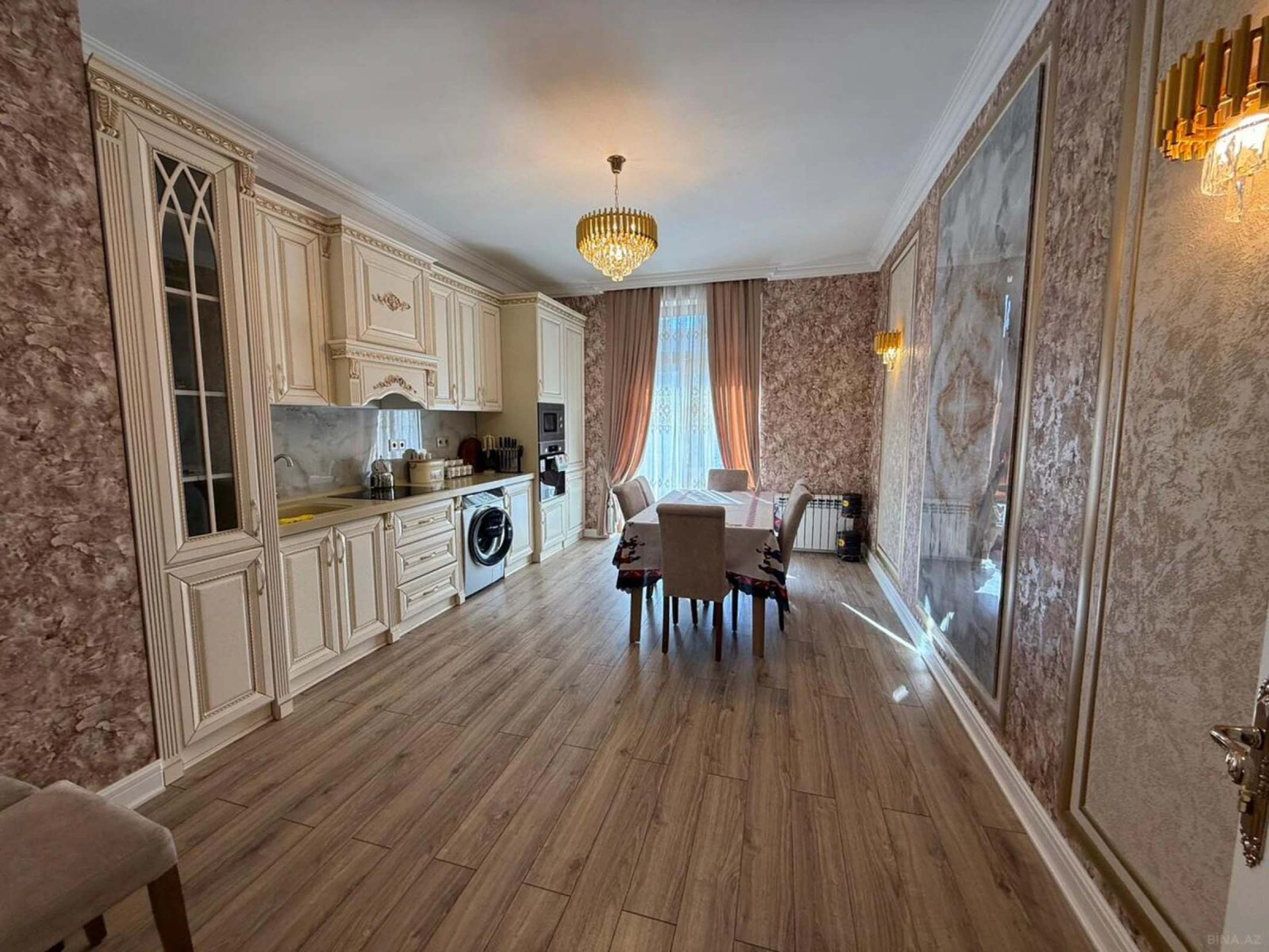 Satılır 2 otaqlı mənzil 92 m²