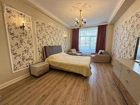 Satılır 2 otaqlı mənzil 92 m²
