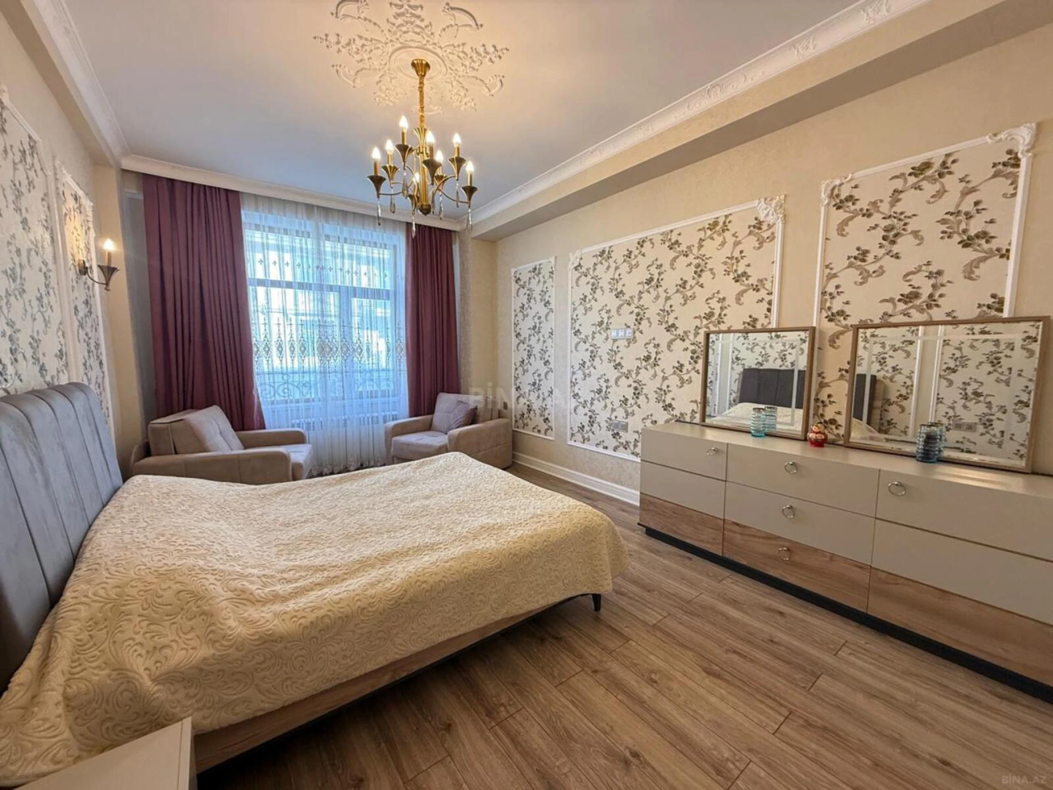 Satılır 2 otaqlı mənzil 92 m²