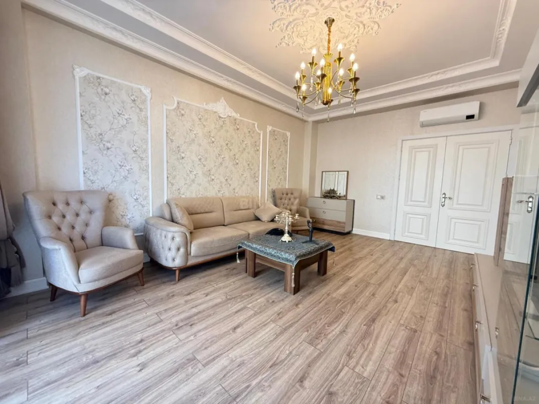 Satılır 2 otaqlı mənzil 92 m²