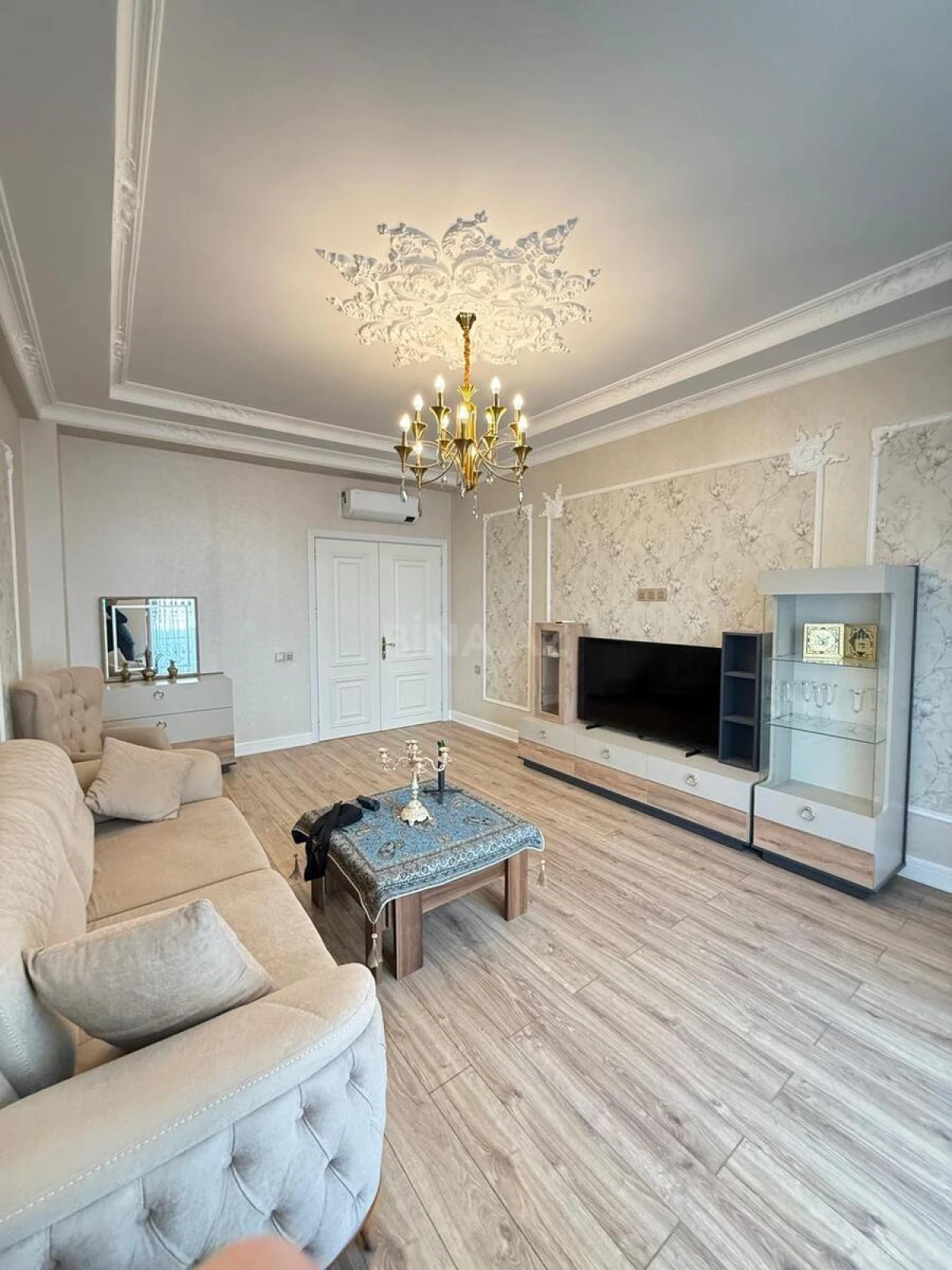 Satılır 2 otaqlı mənzil 92 m²