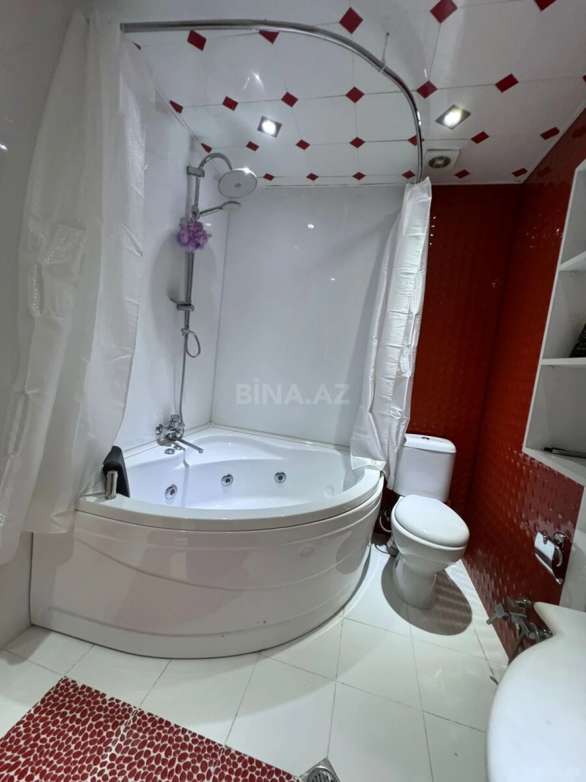 Kirayə verilir 3 otaqlı mənzil 136 m²